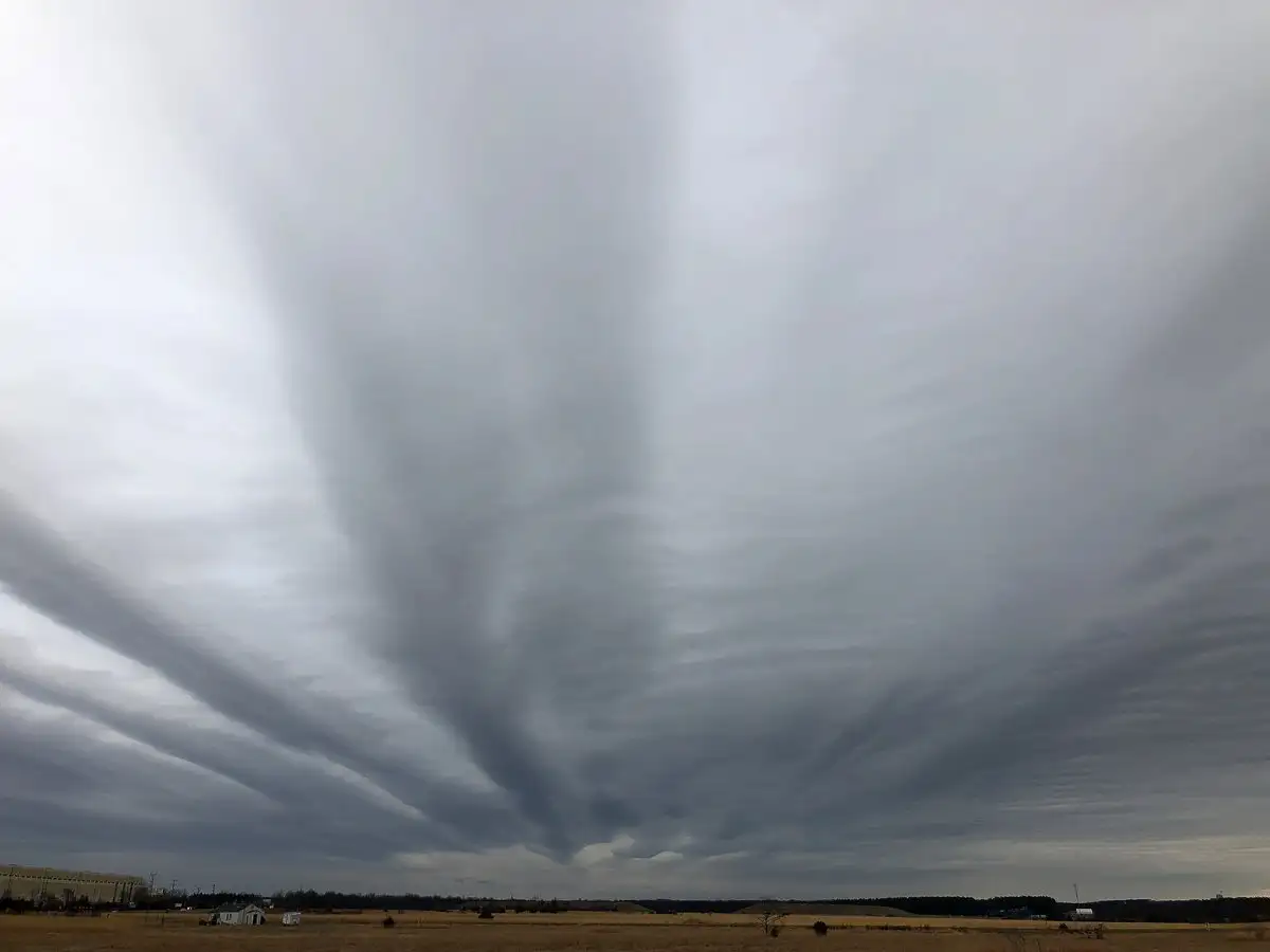 Hier sieht man die Wolkenformationi Altostratus.