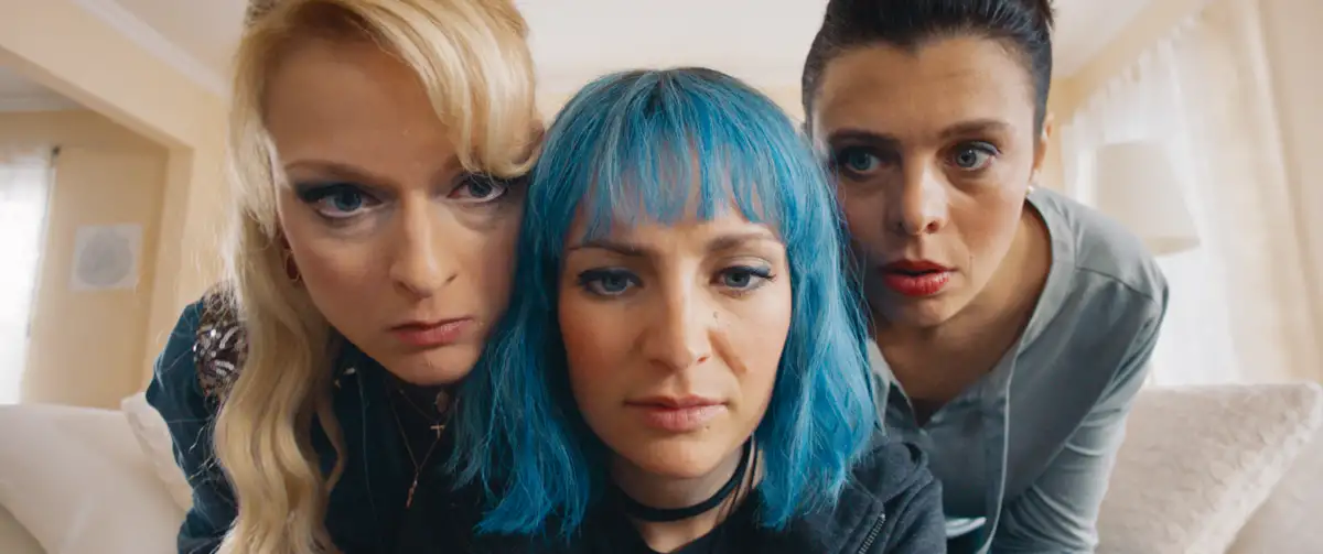 Vera (Dario Nosik), Teresa (Sabrina Reiter) und Nadja (Margarita Breitkreiz)