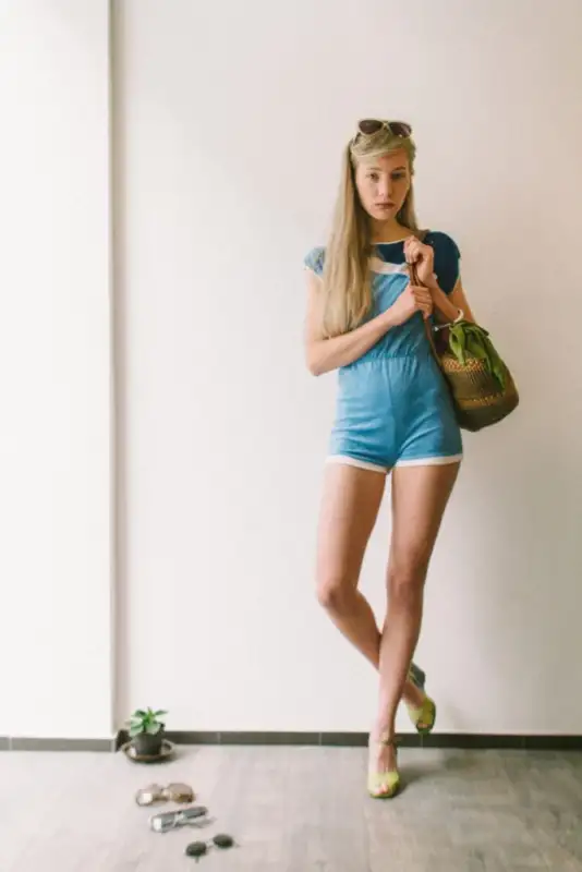 PLEASE HELP! KLEIDER GEHEN UM/ Styling: Noushin Redjaian, Model: Valentina Wolf